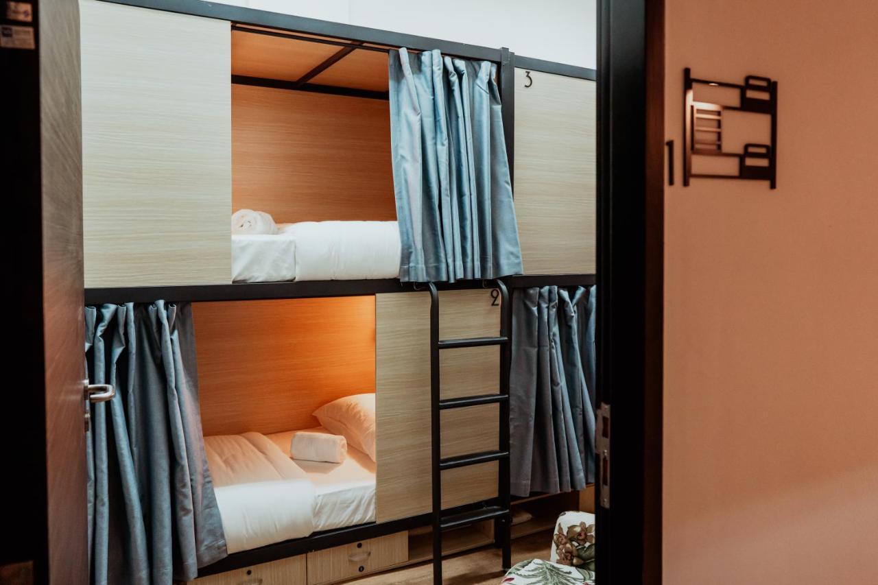 Code Hostel At Lavender Singapura Luaran gambar