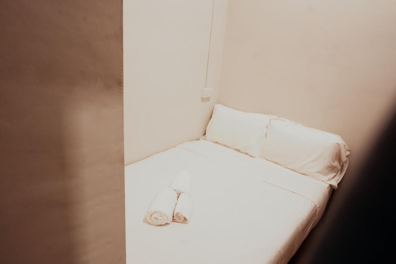 Code Hostel At Lavender Singapura Luaran gambar