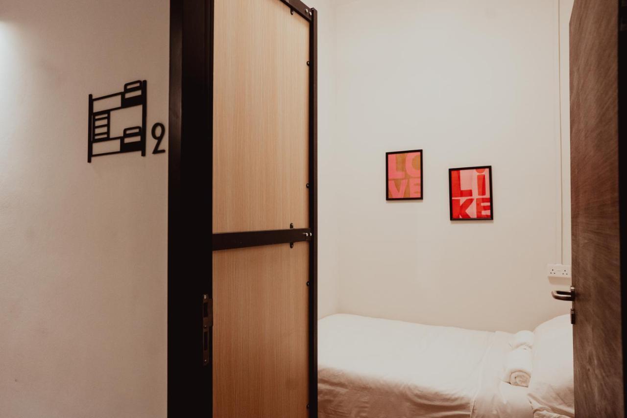 Code Hostel At Lavender Singapura Luaran gambar
