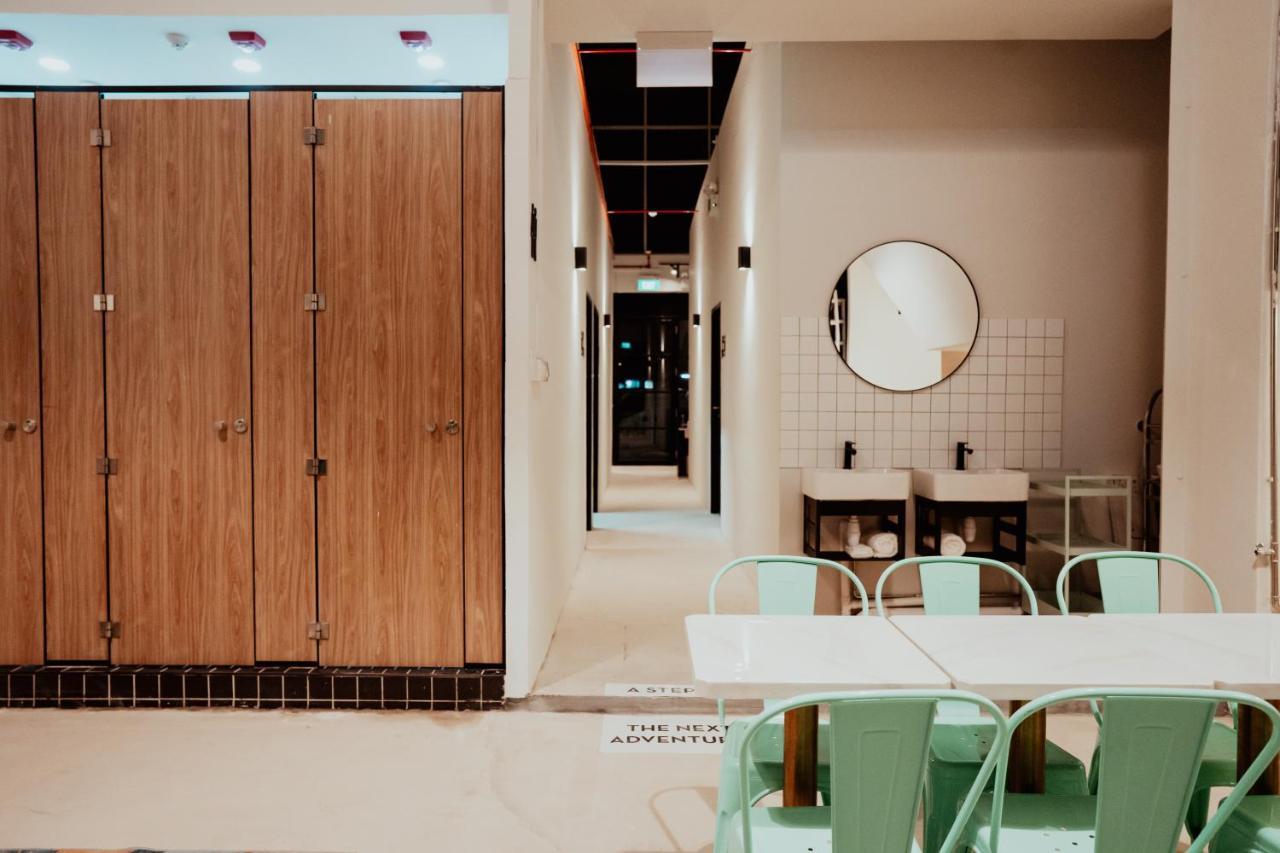 Code Hostel At Lavender Singapura Luaran gambar